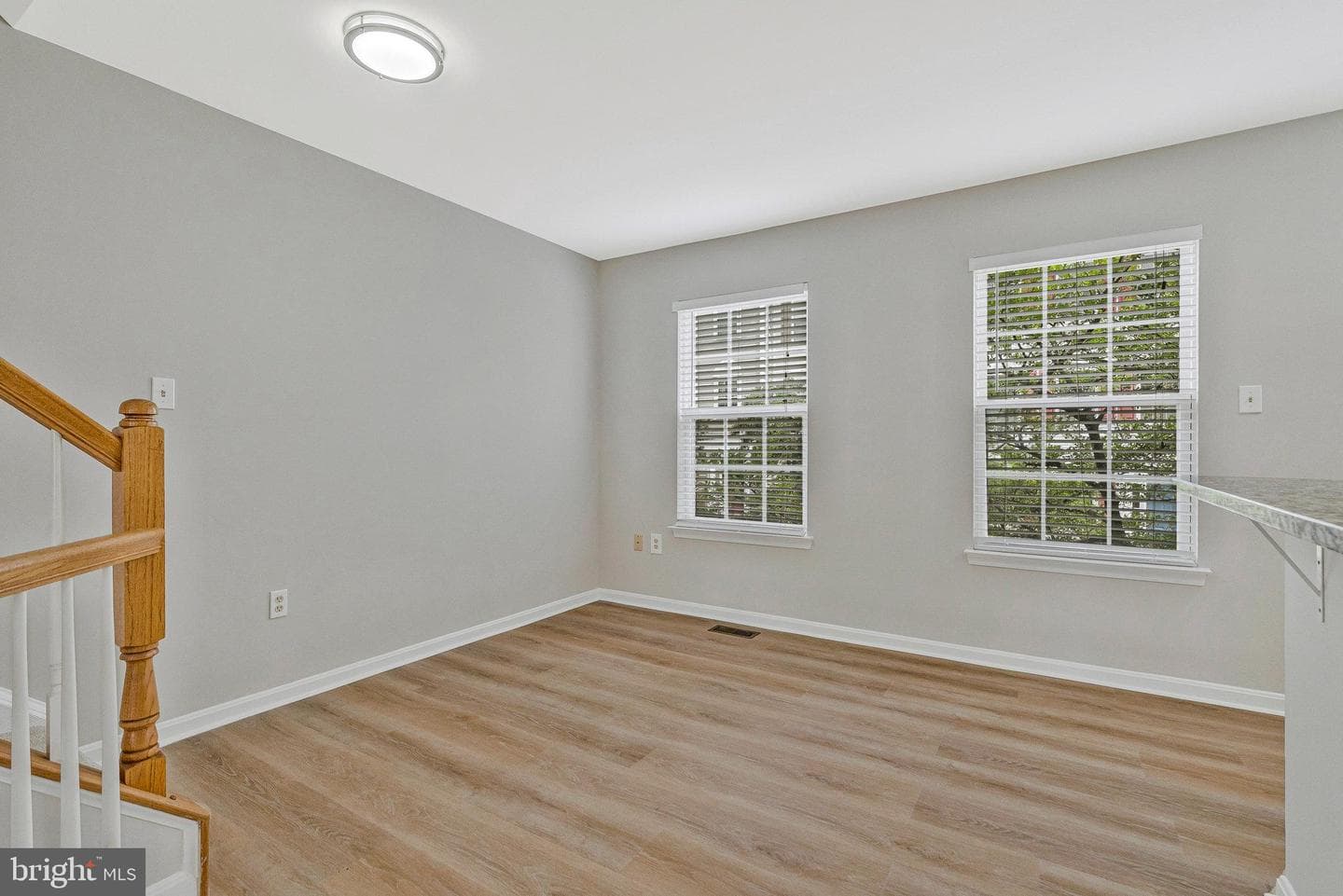 22915 Regent Terrace photo 28