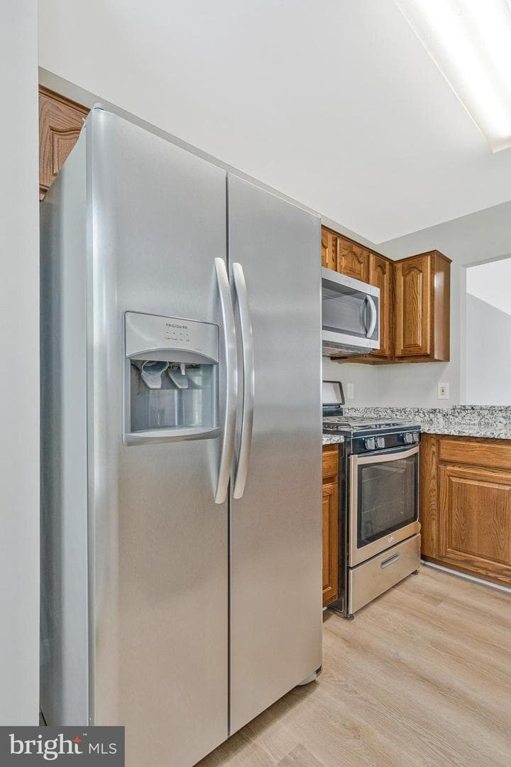 22915 Regent Terrace photo 34