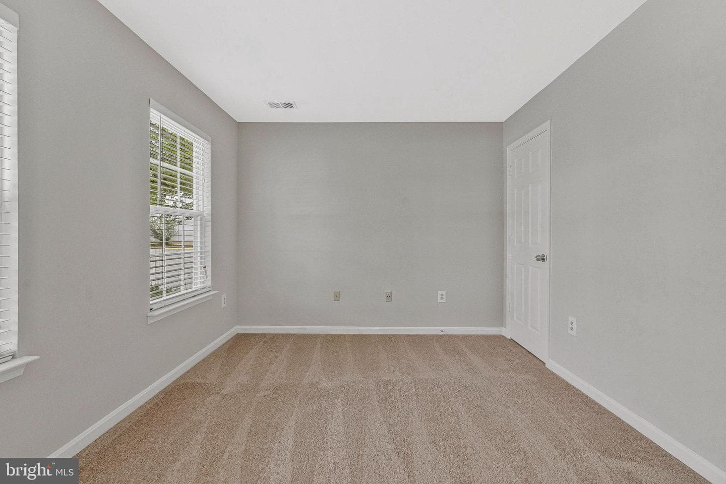 22915 Regent Terrace photo 9