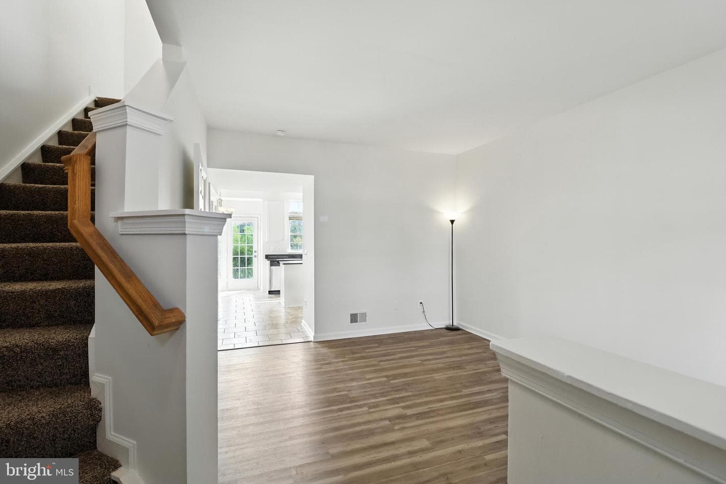 20943 Colecroft Square photo 16