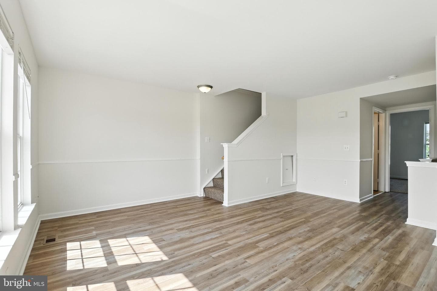 20943 Colecroft Square photo 19