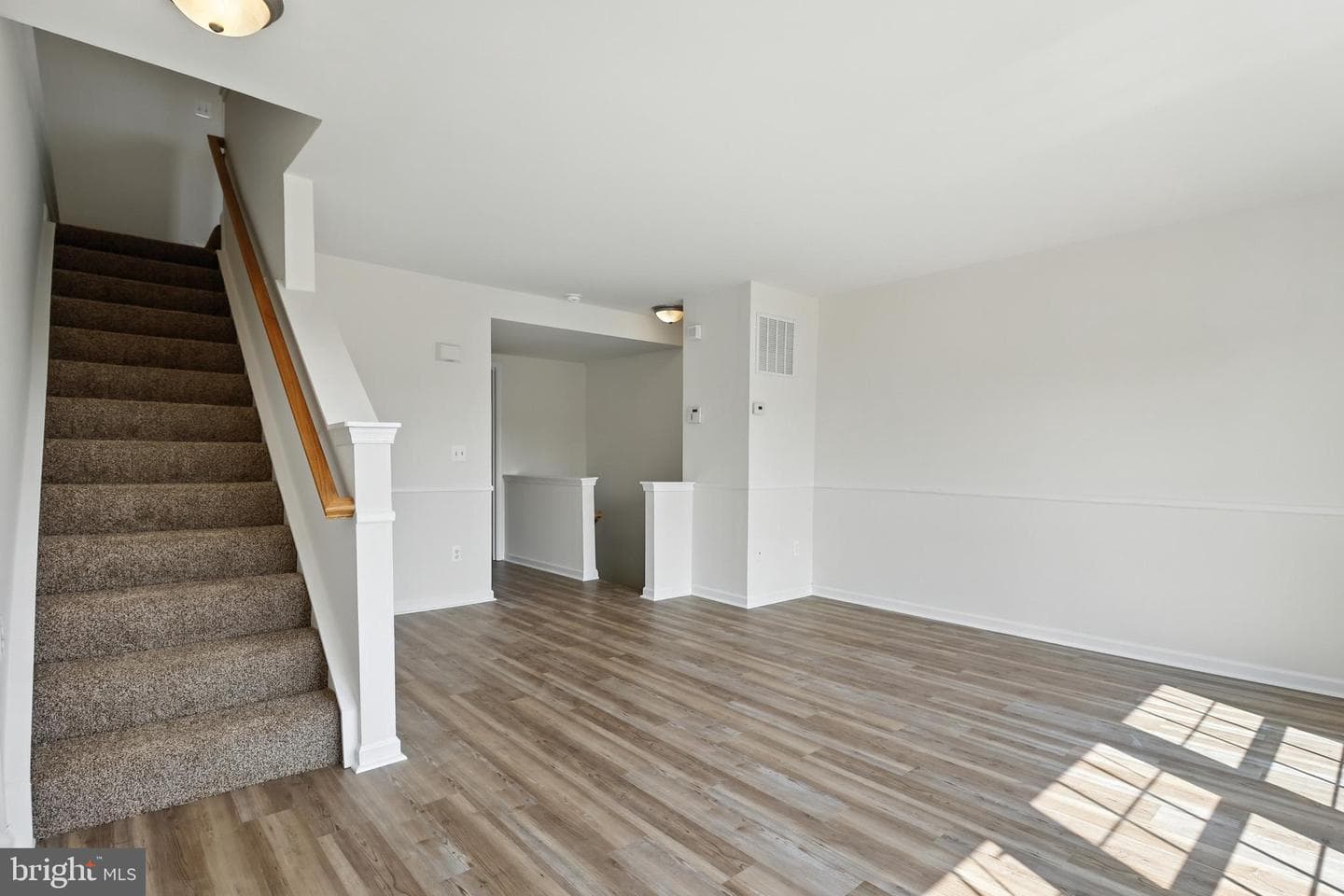 20943 Colecroft Square photo 24