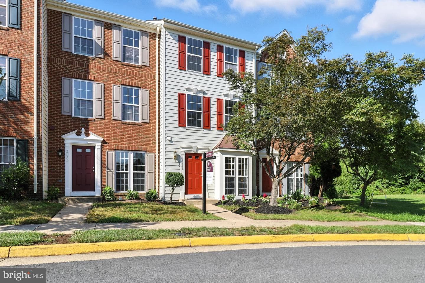 20943 Colecroft Square photo 3