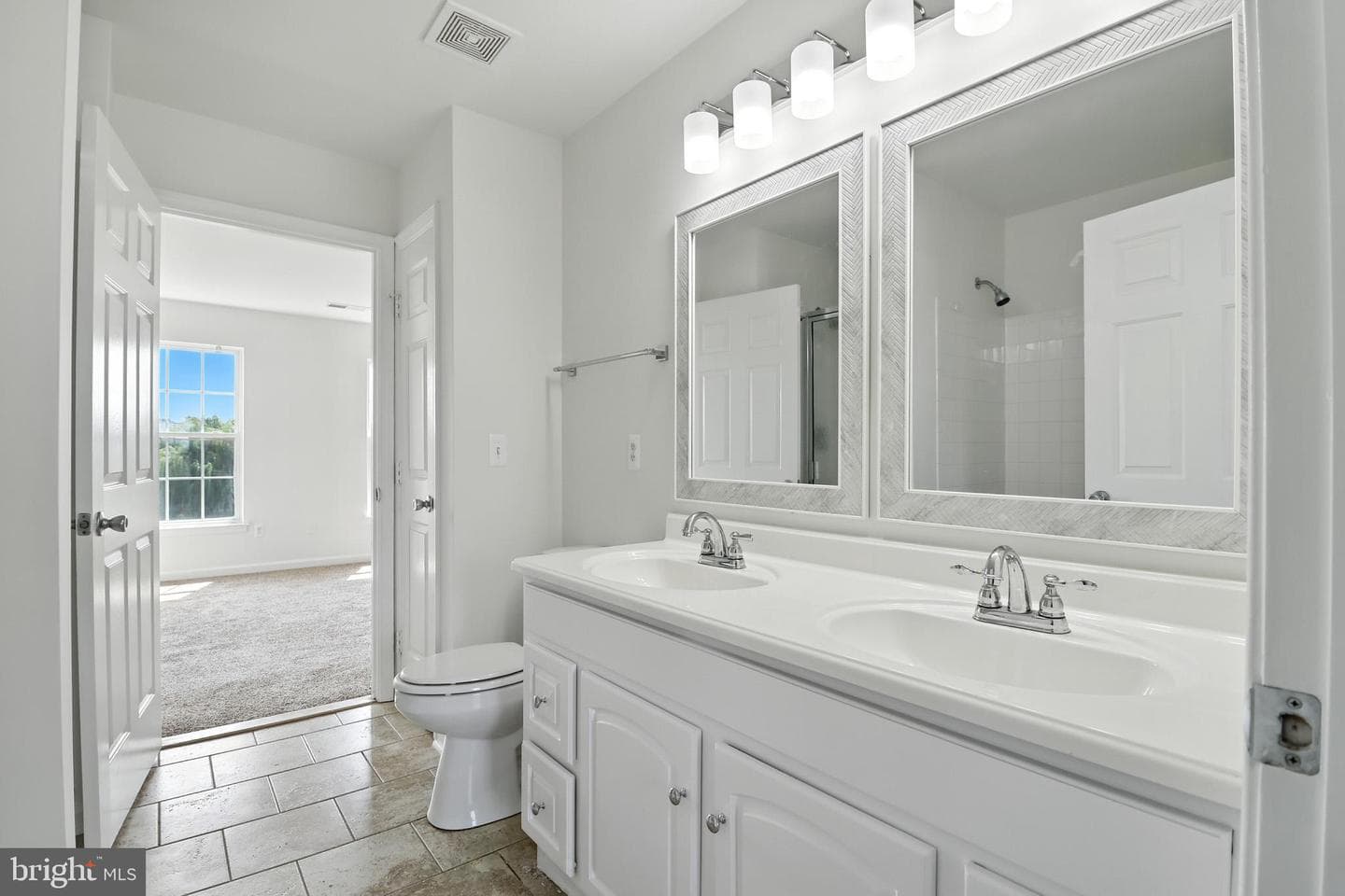 20943 Colecroft Square photo 30
