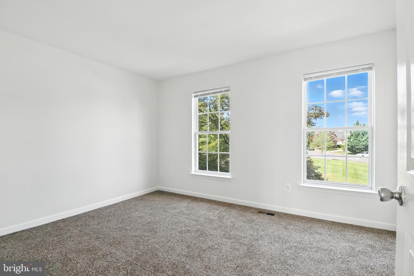 20943 Colecroft Square photo 33