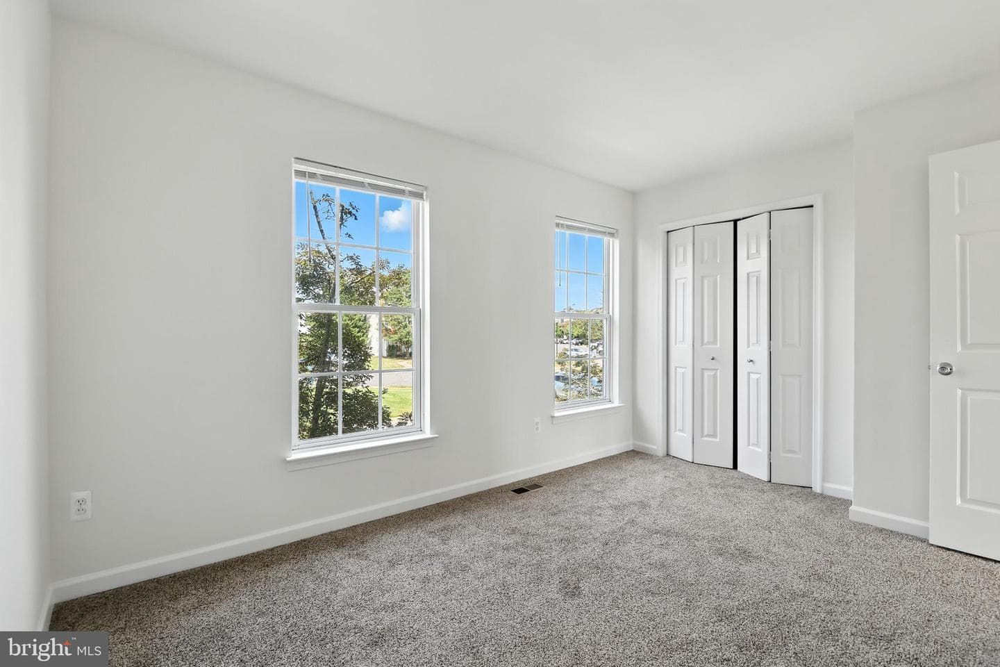 20943 Colecroft Square photo 34