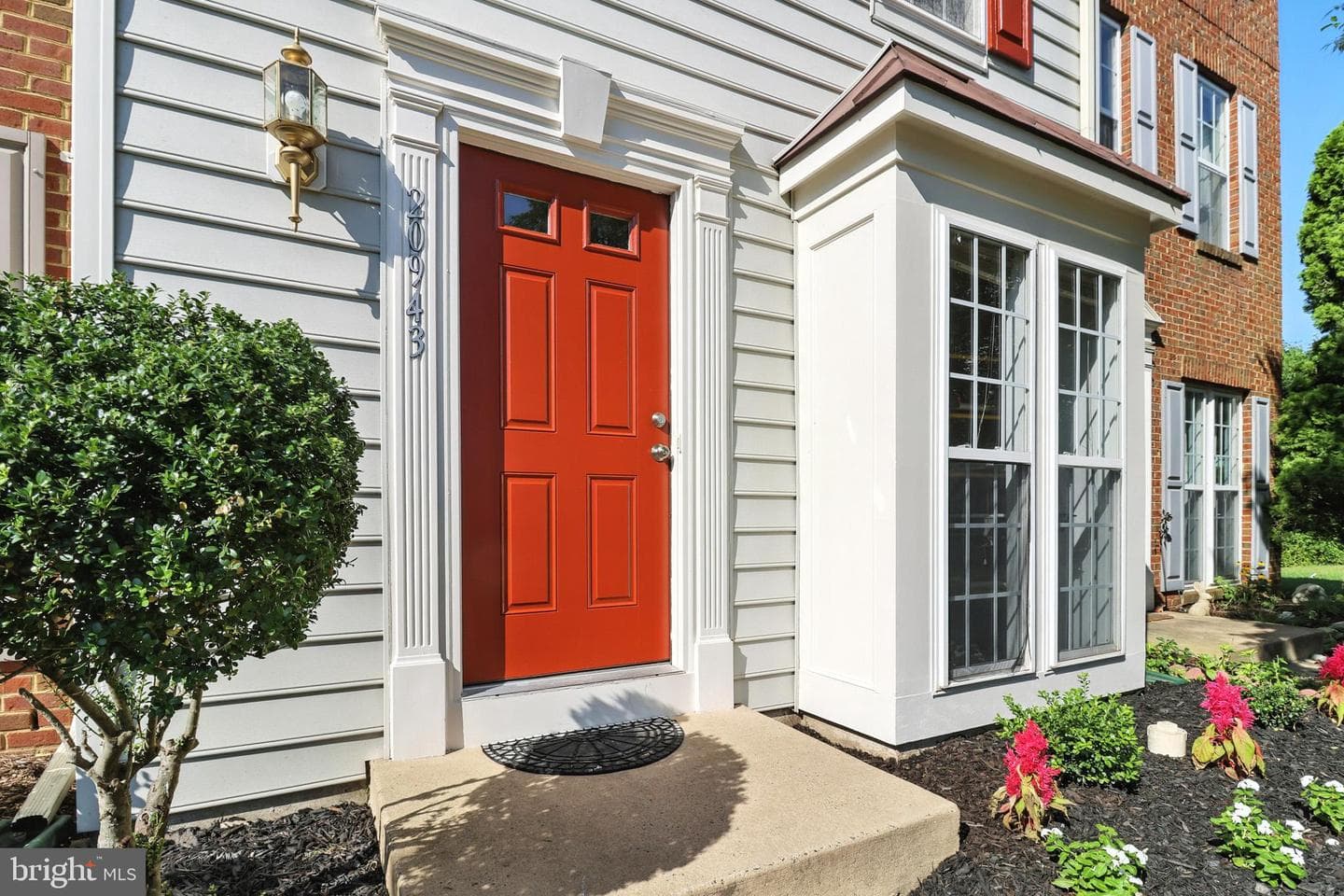 20943 Colecroft Square photo 4