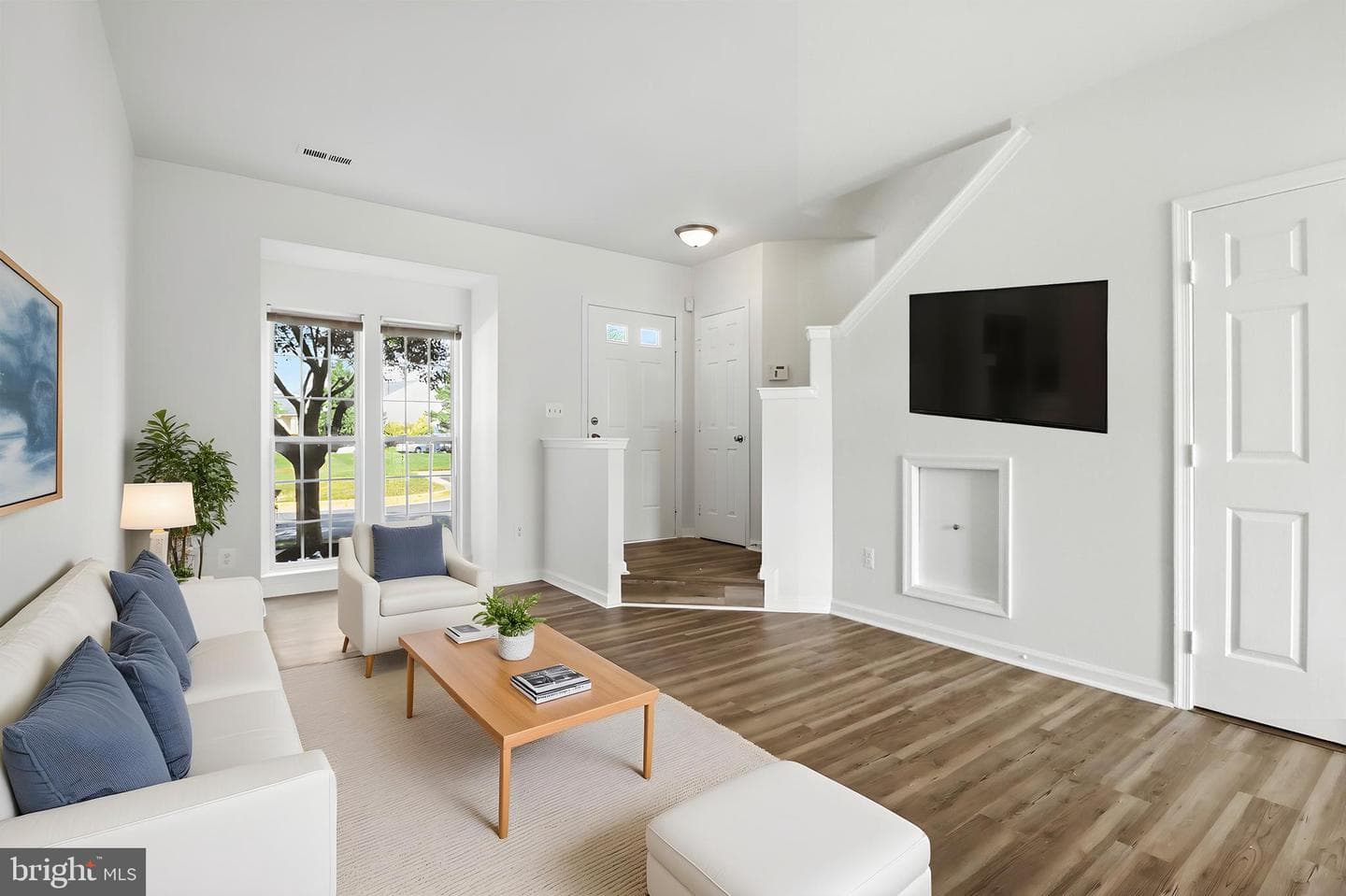 20943 Colecroft Square photo 7