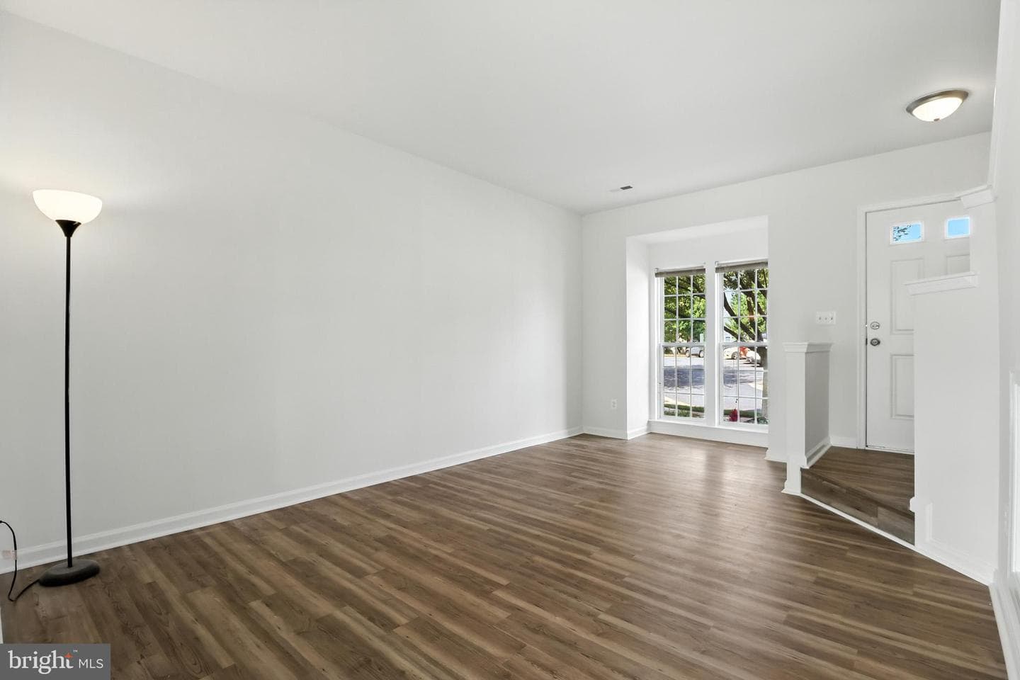 20943 Colecroft Square photo 9