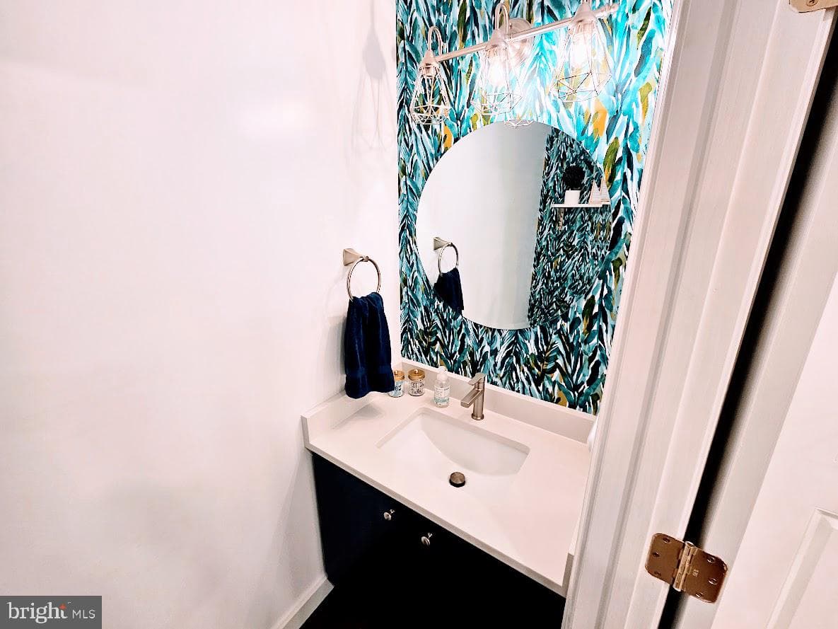 18 Hopton Court photo 9