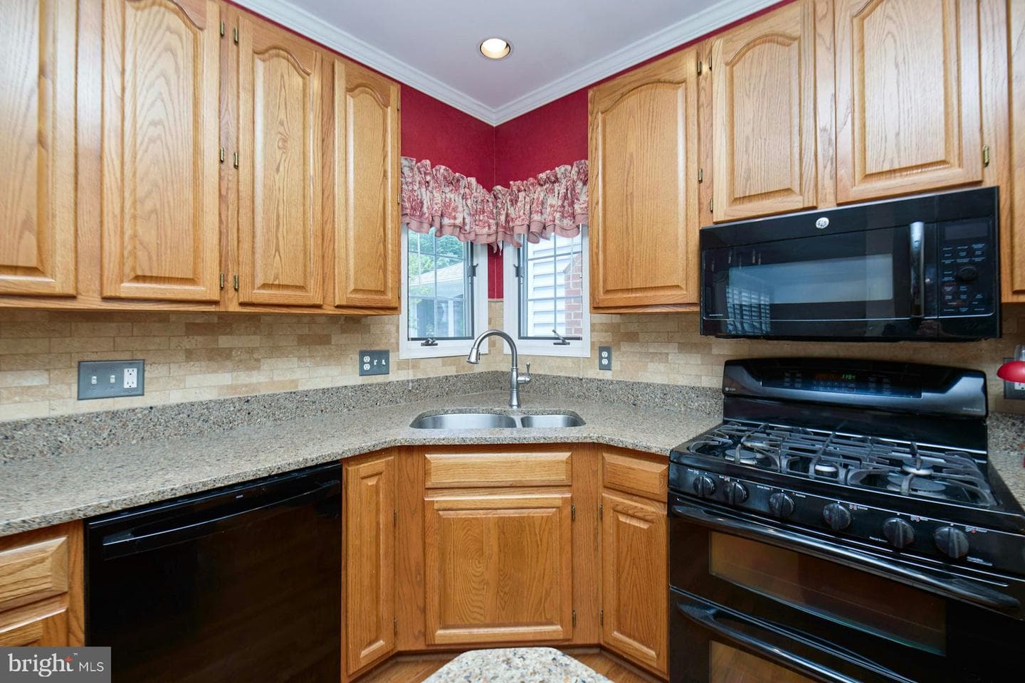 20357 Hartwell Street photo 18