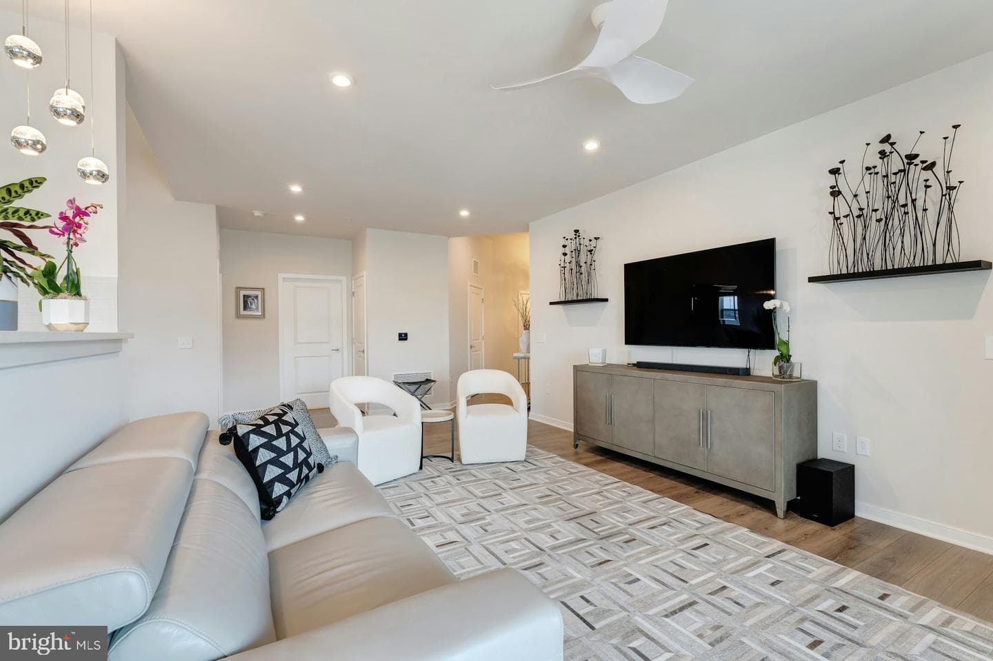 750 Mount Airy Terrace NE #402 photo 10