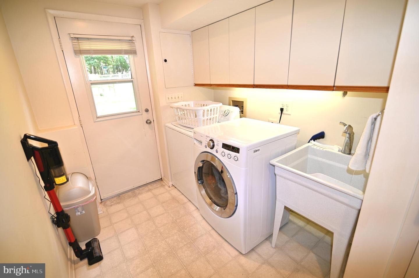 104 Silverleaf Court photo 42