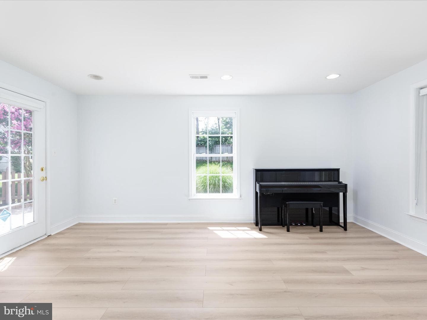21424 Glebe View photo 50