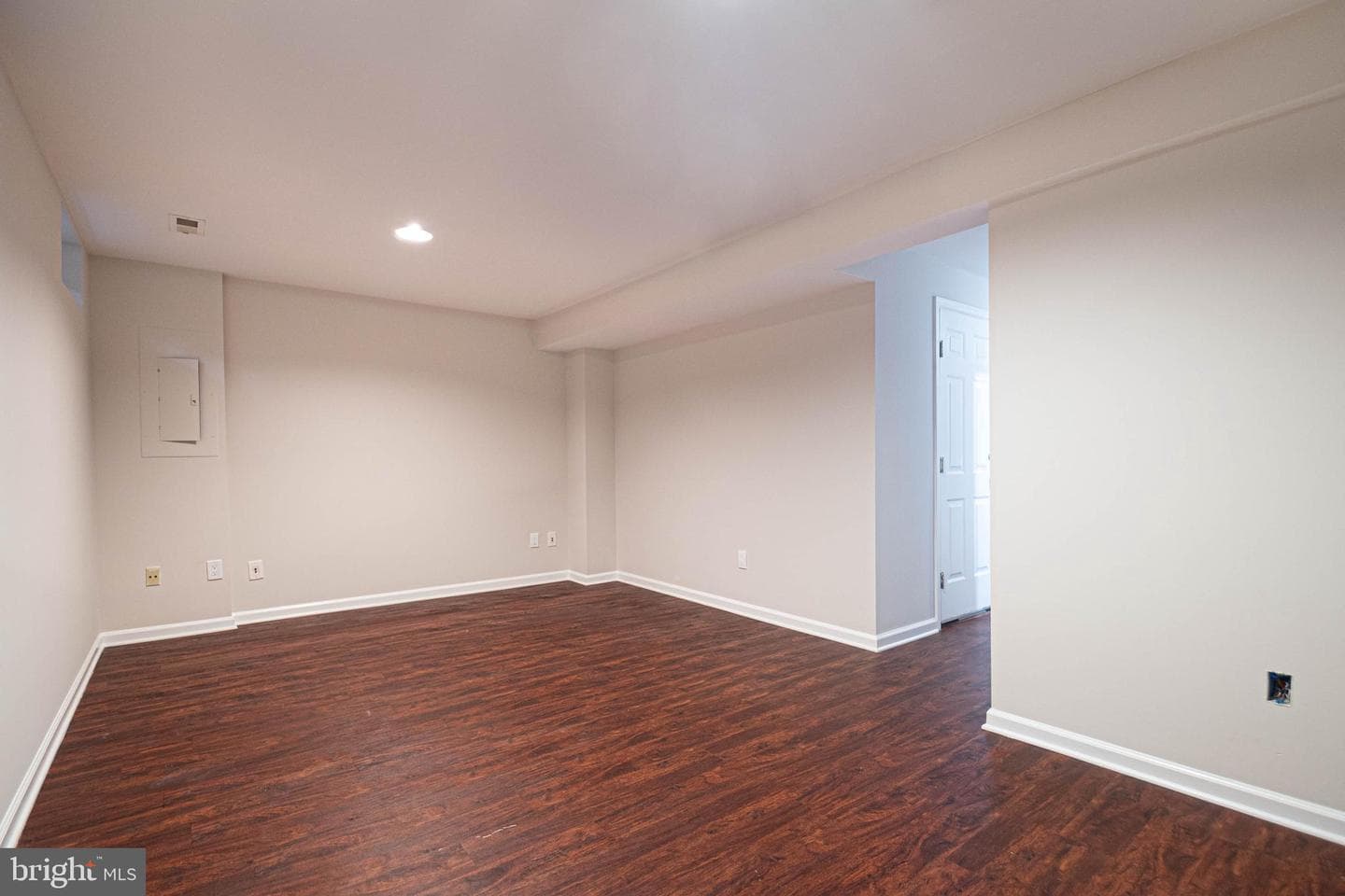 21923 Myrtlewood Square photo 17