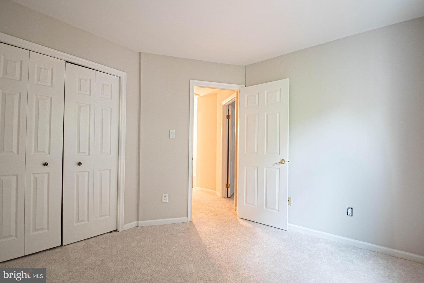 21923 Myrtlewood Square photo 20