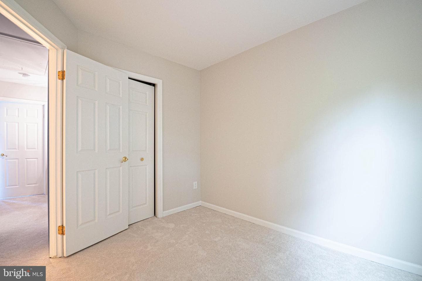 21923 Myrtlewood Square photo 26