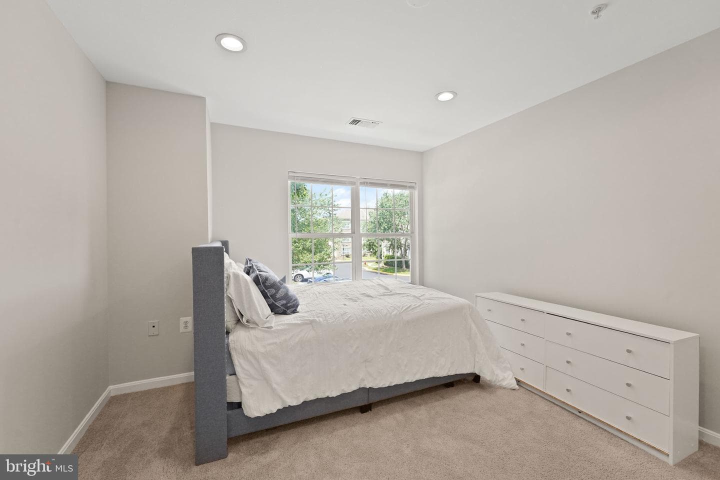 43573 Patching Pond Square photo 29