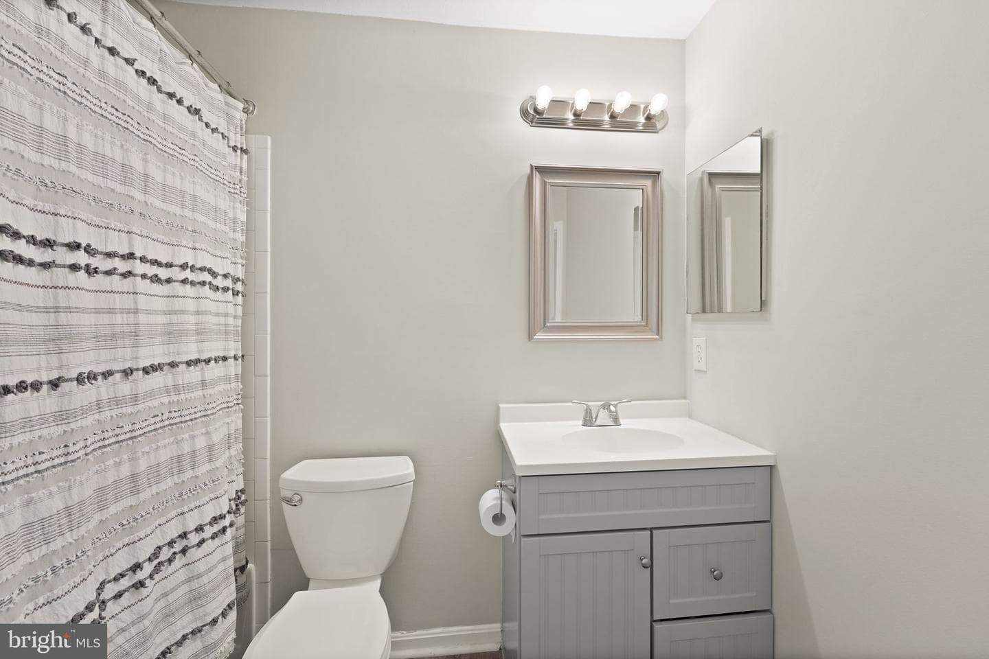 43573 Patching Pond Square photo 38