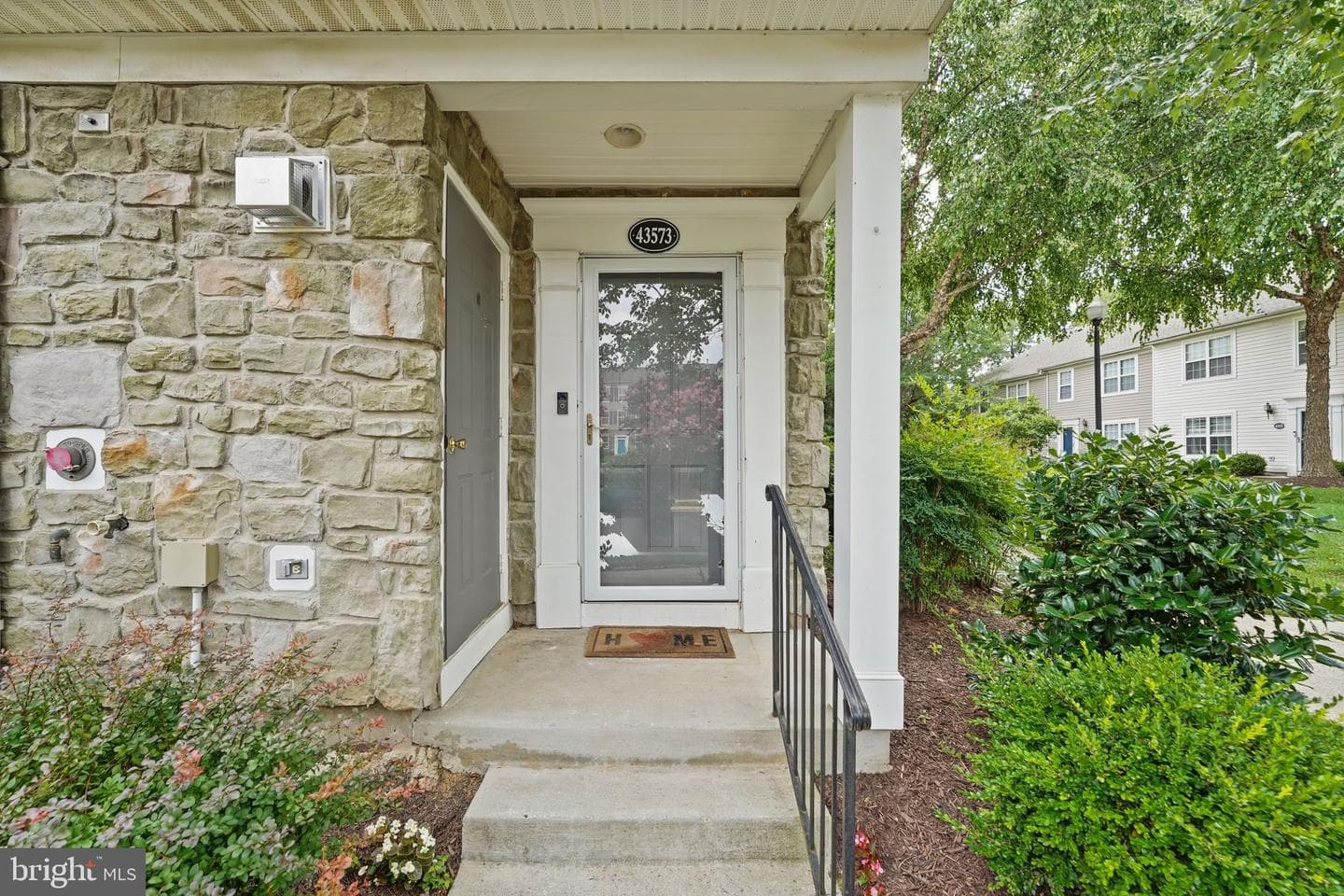 43573 Patching Pond Square photo 9