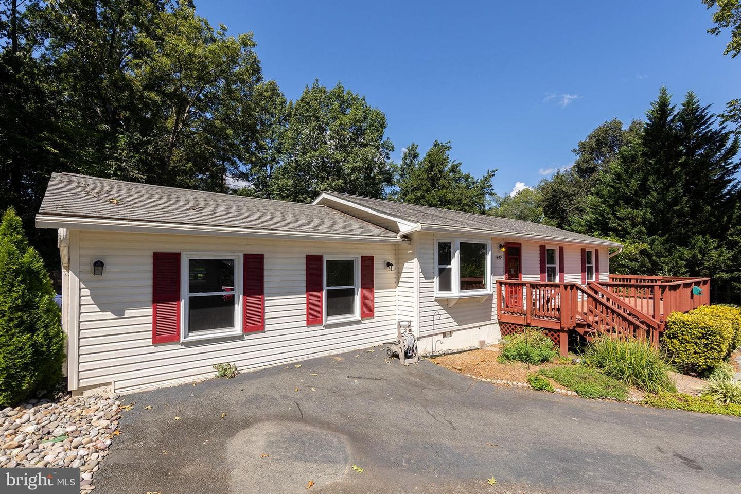 609 Rockbridge Drive SE photo 2