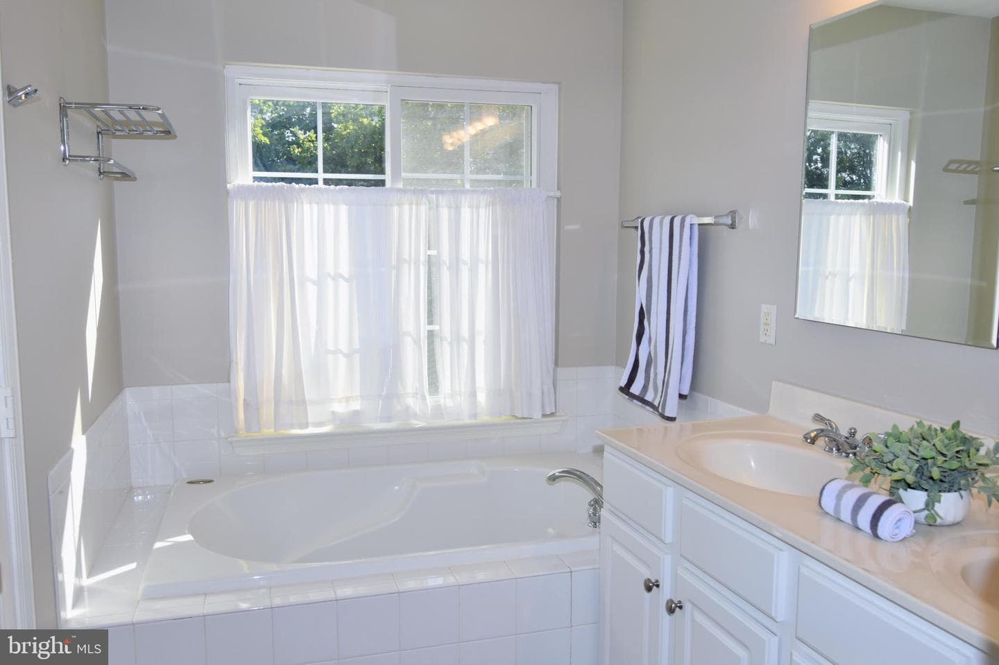 44257 Suscon Square photo 27