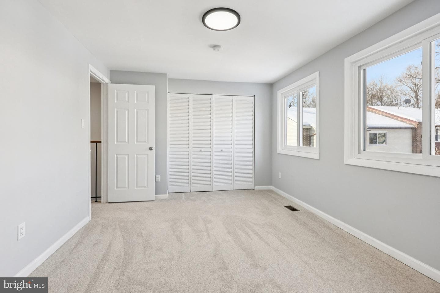 500 Giles Place photo 22