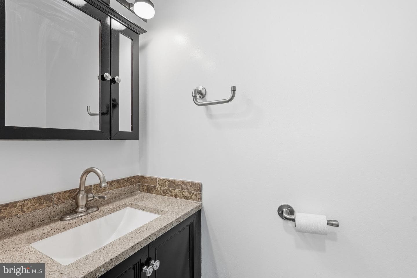 502 Giles Place photo 15