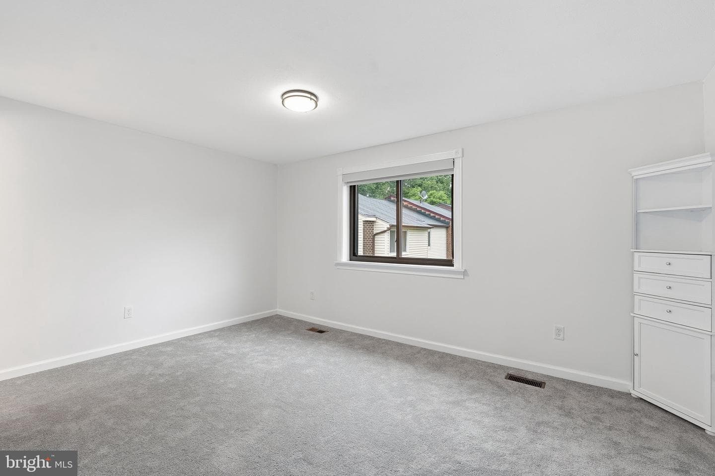 502 Giles Place photo 16