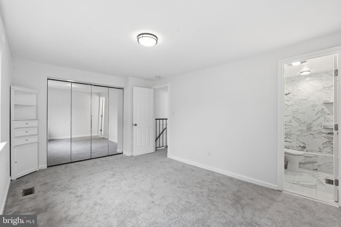 502 Giles Place photo 18
