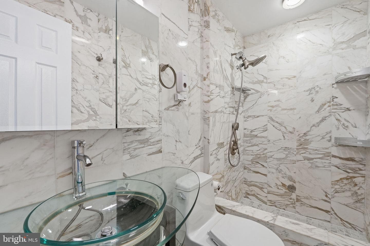 502 Giles Place photo 19