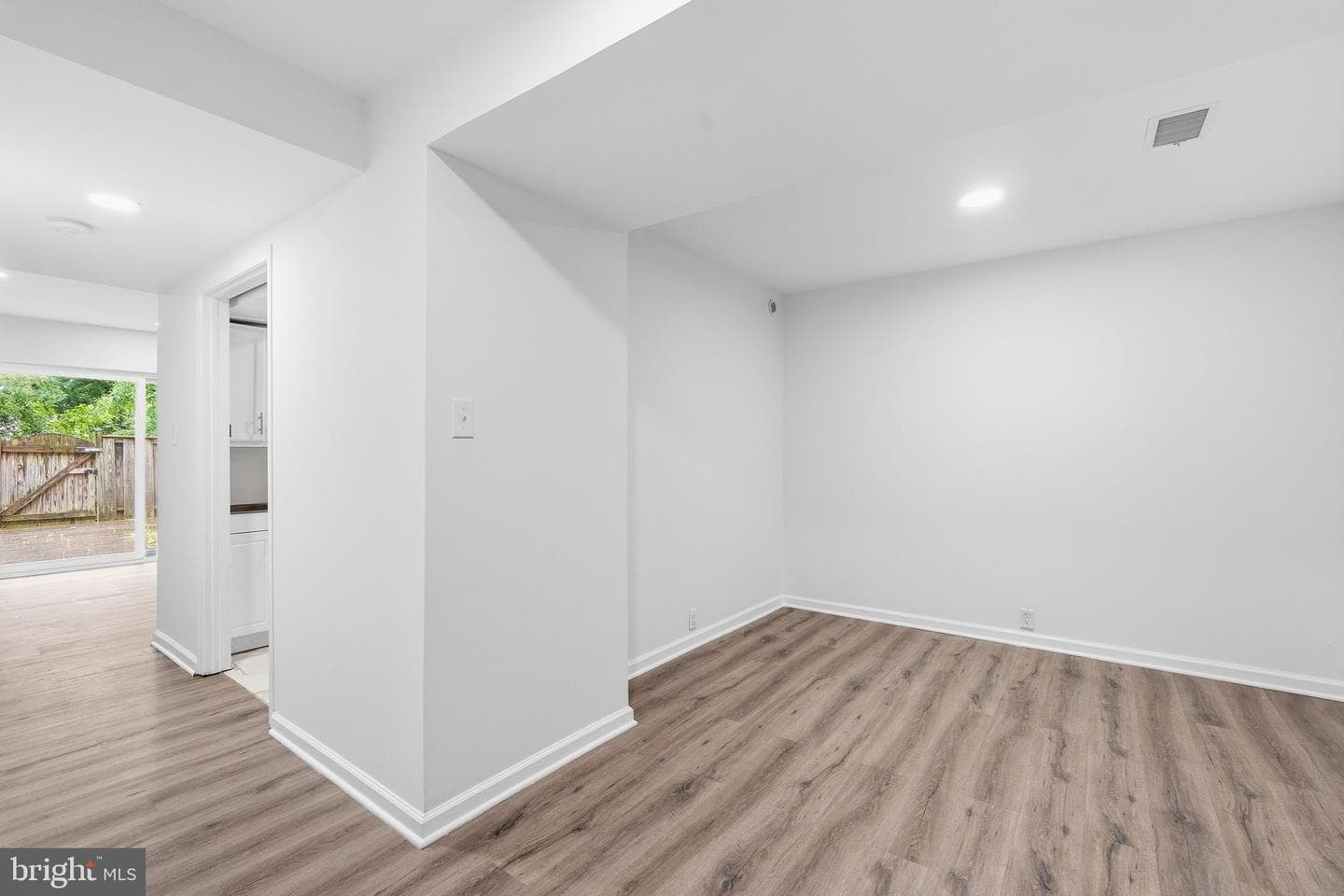 502 Giles Place photo 20