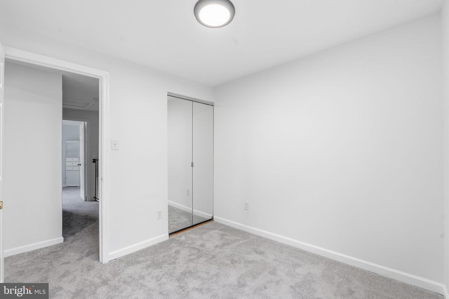 502 Giles Place photo 22