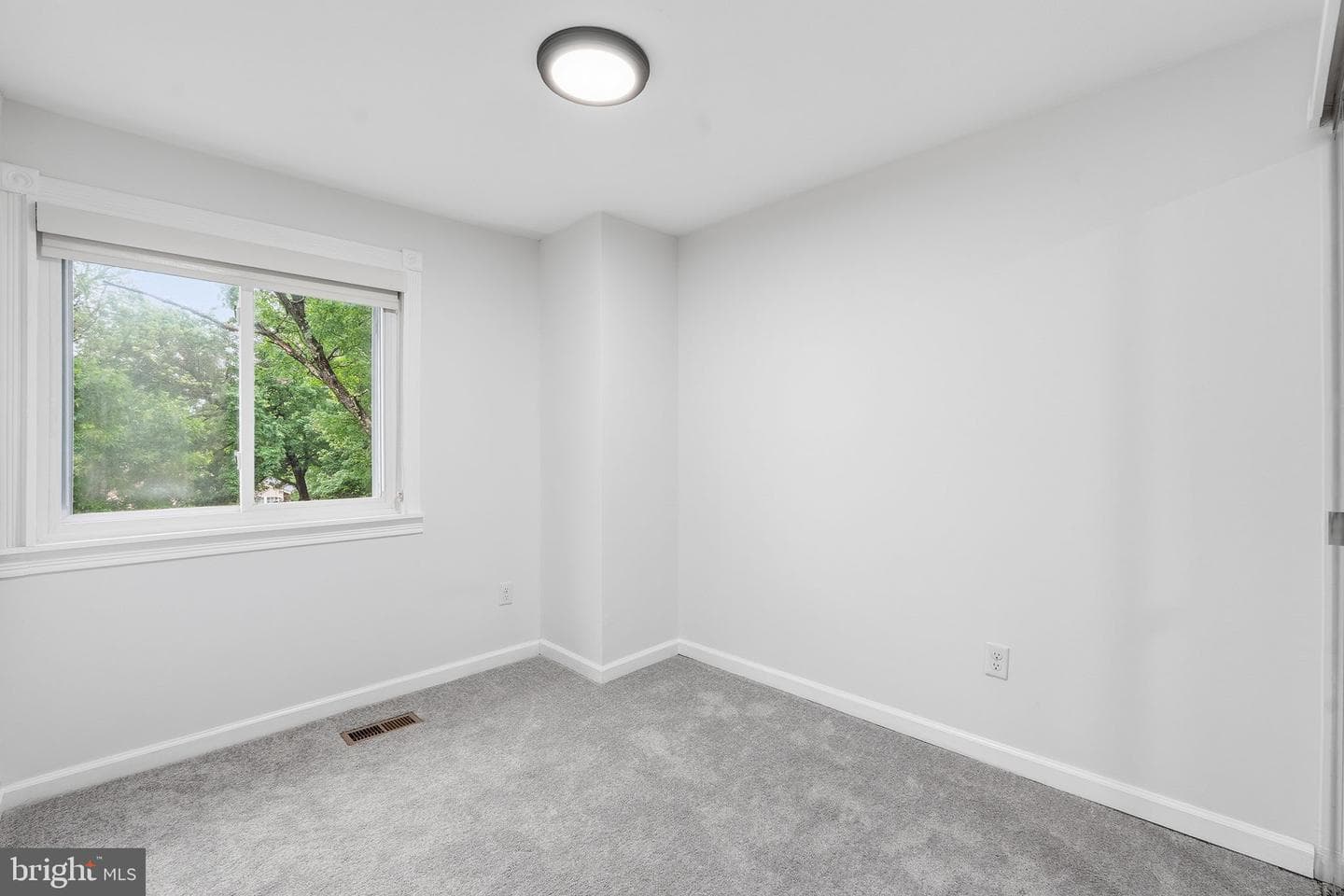 502 Giles Place photo 23