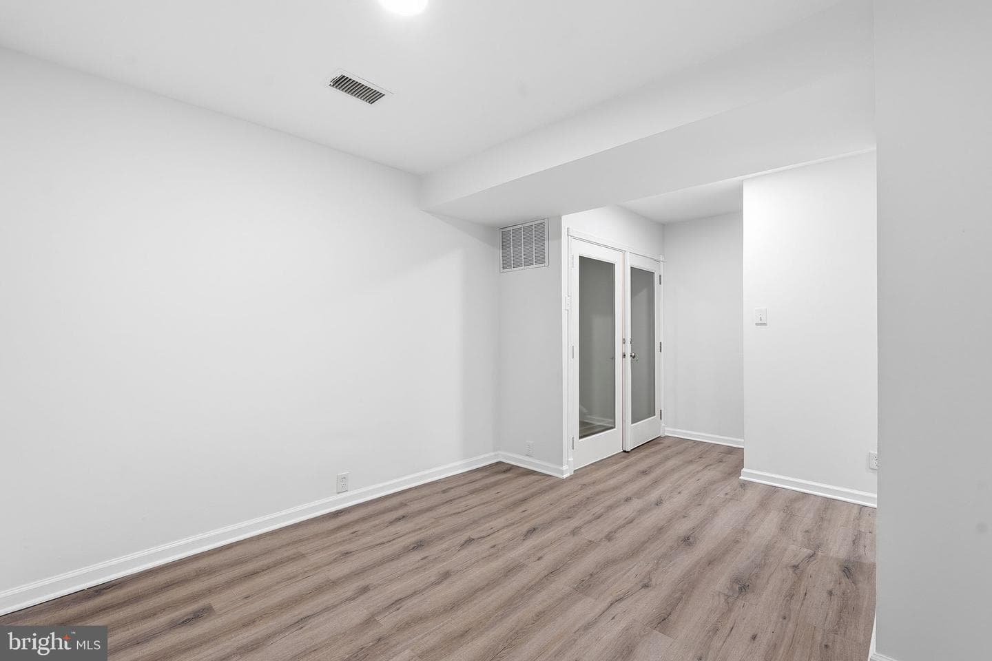 502 Giles Place photo 27