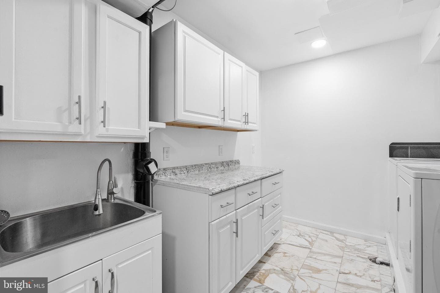 502 Giles Place photo 28