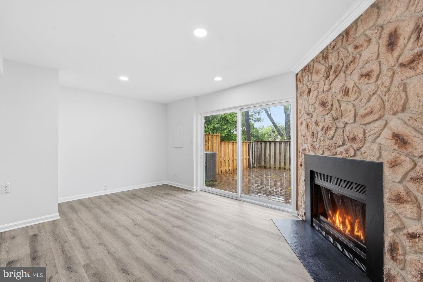 502 Giles Place photo 32
