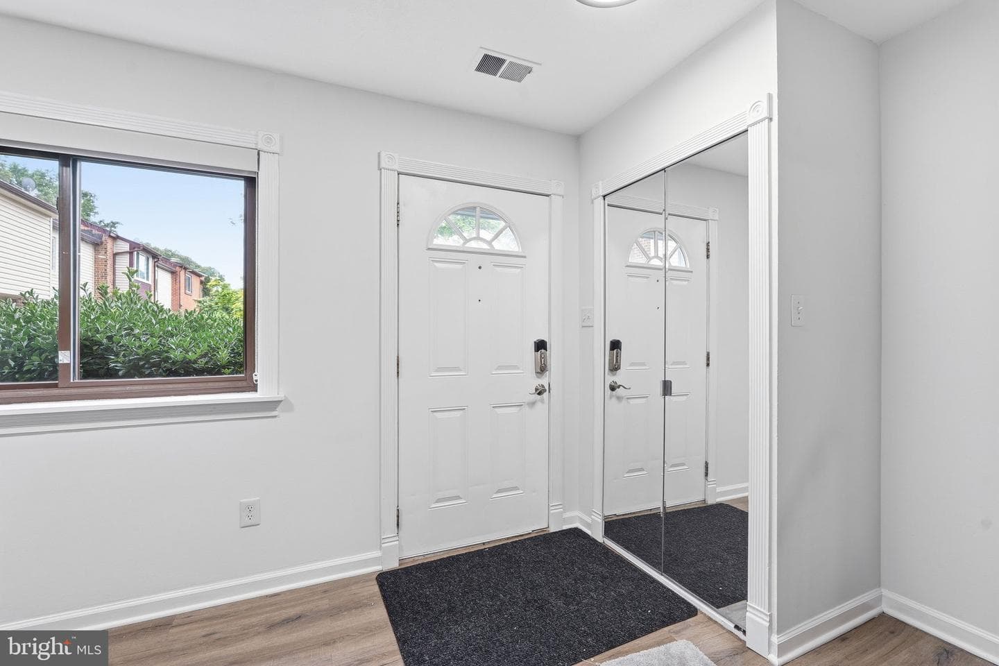 502 Giles Place photo 5