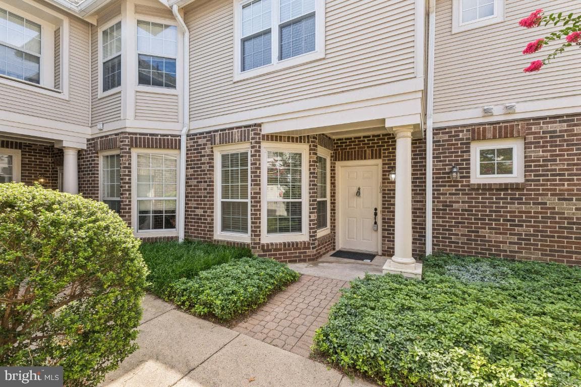 45071 Brae Terrace #103 photo 1