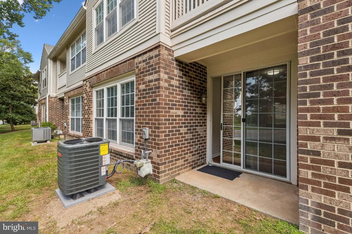 45071 Brae Terrace #103 photo 36