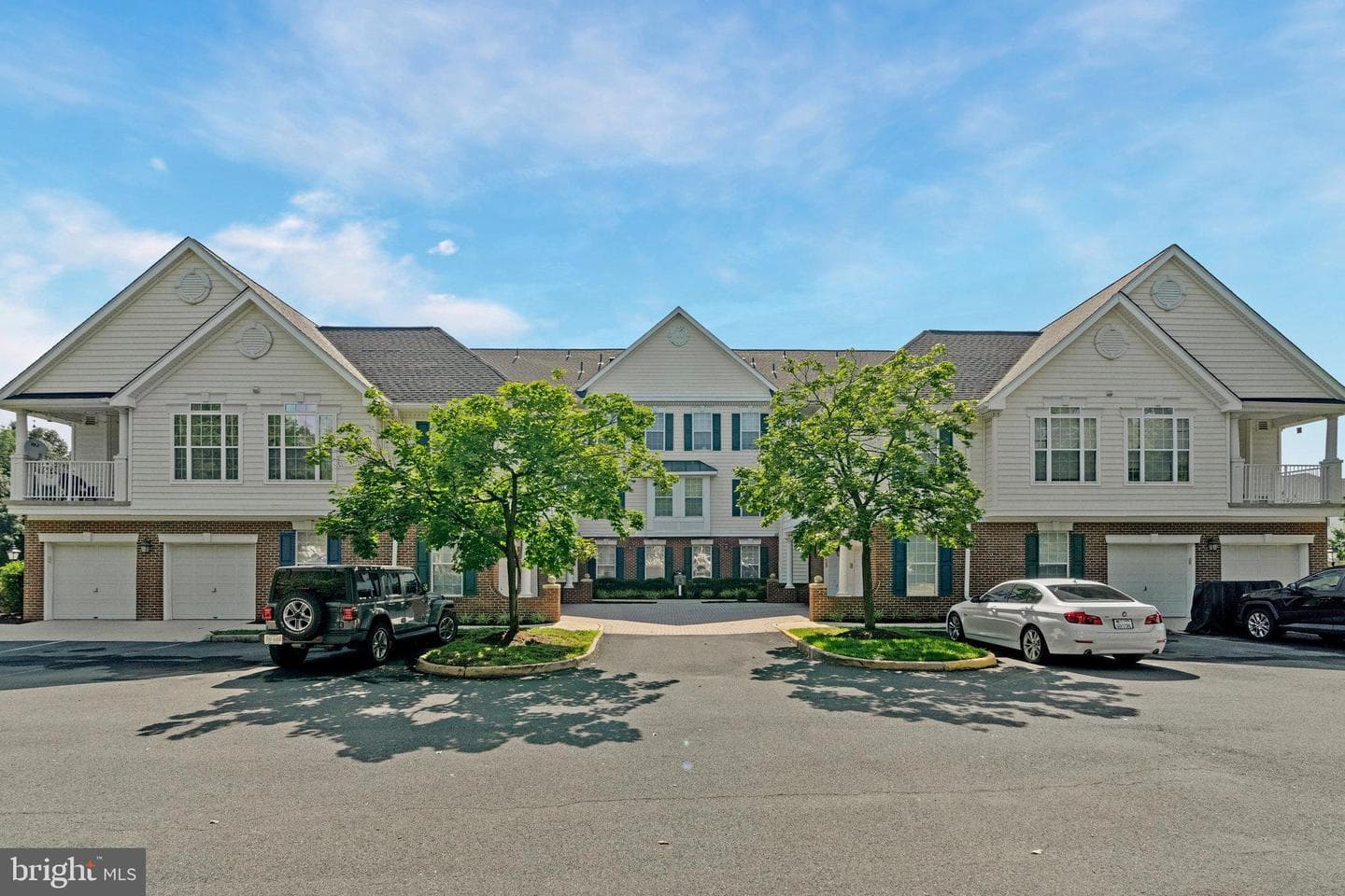 25230 Pond View Square #301 photo 2