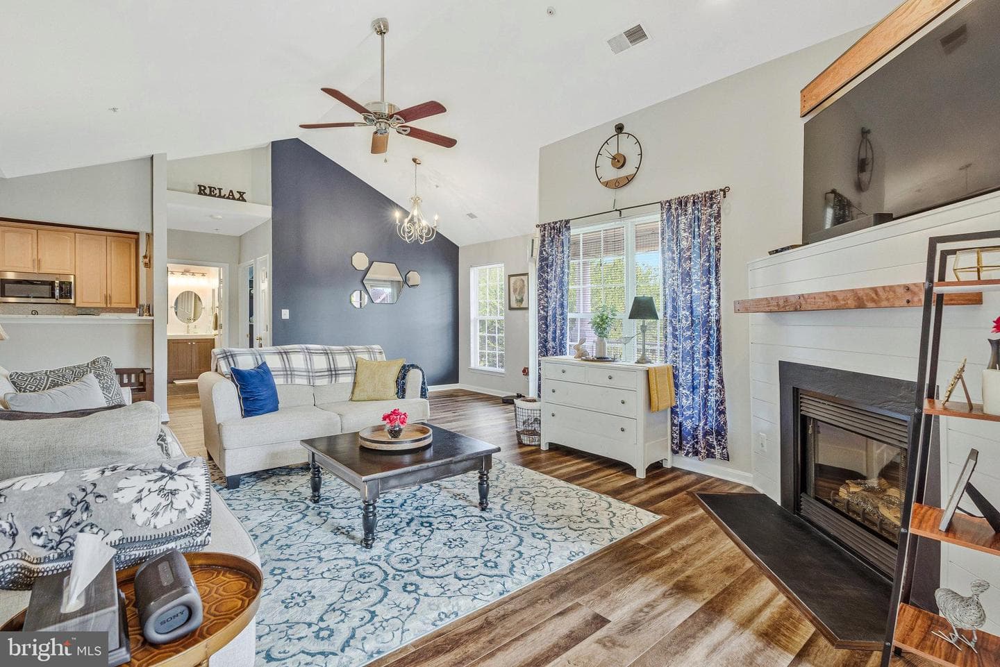 25230 Pond View Square #301 photo 5