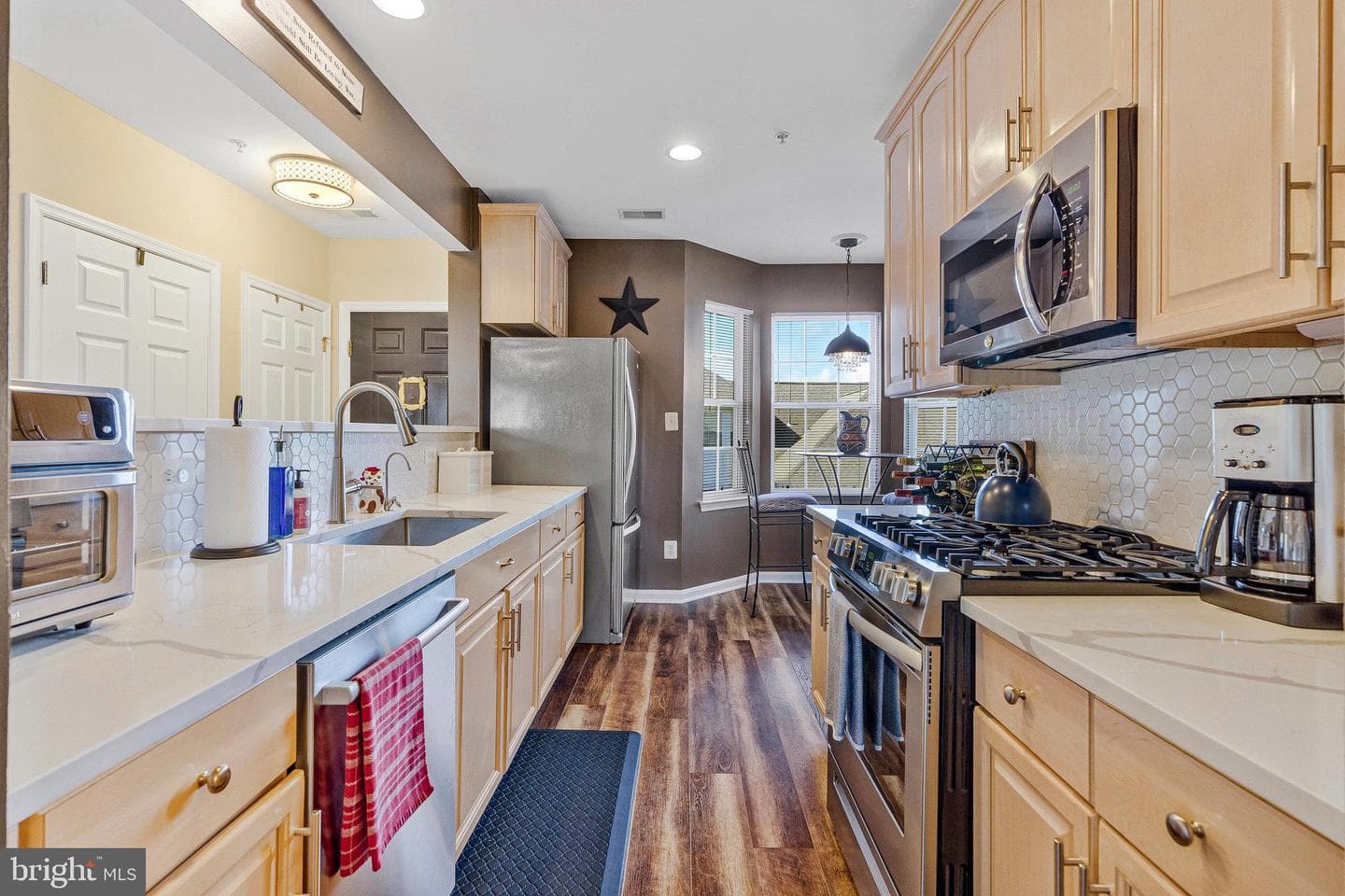25230 Pond View Square #301 photo 8