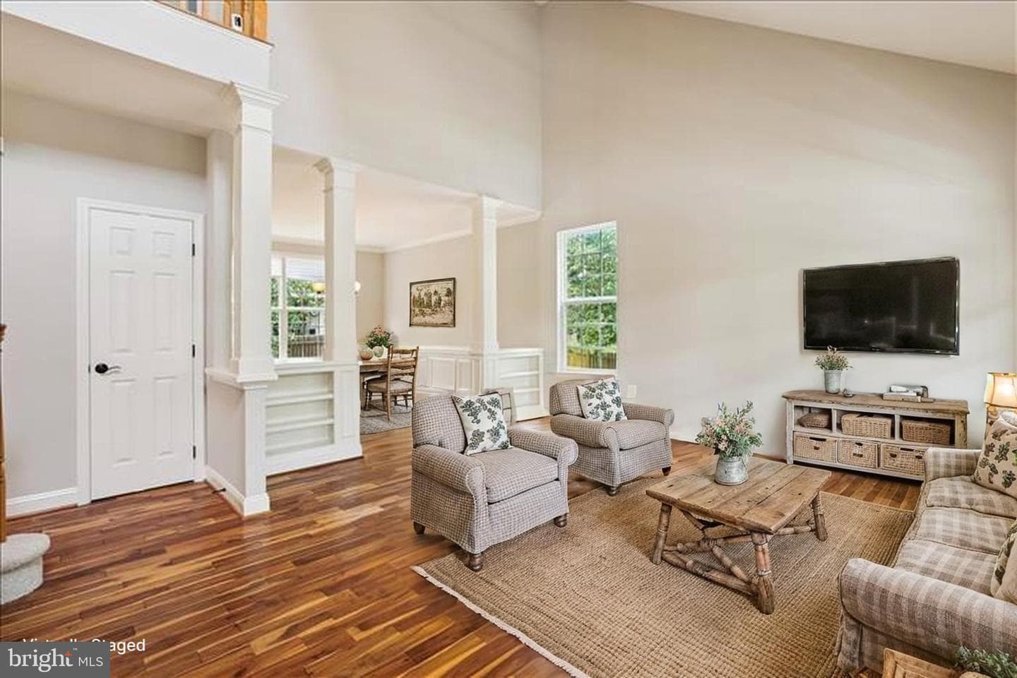 809 Macalister Drive SE photo 3