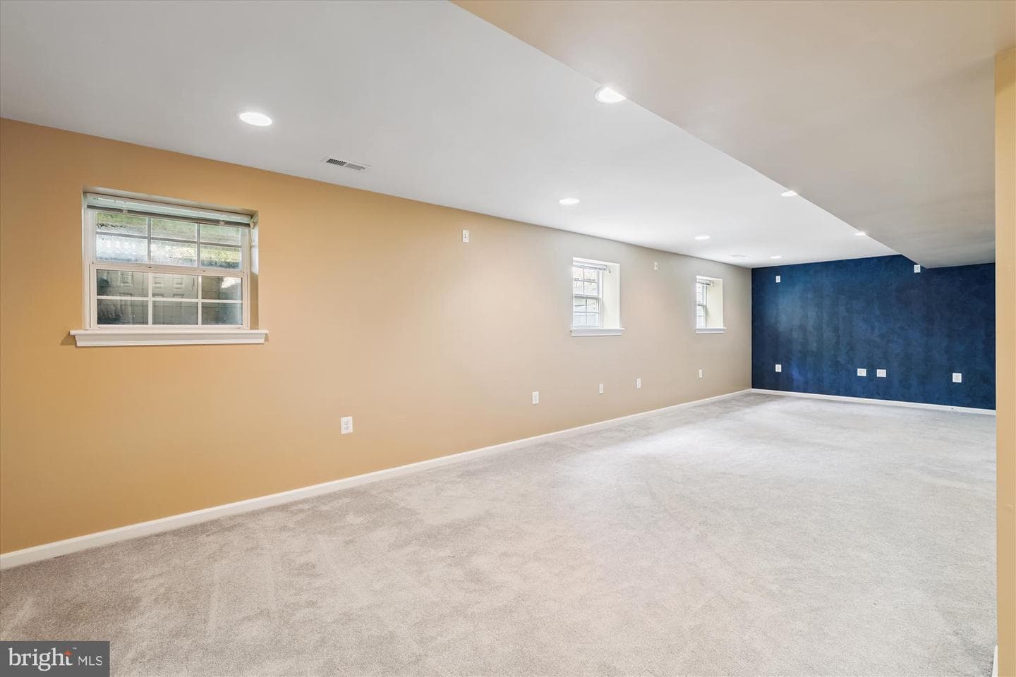809 Macalister Drive SE photo 36