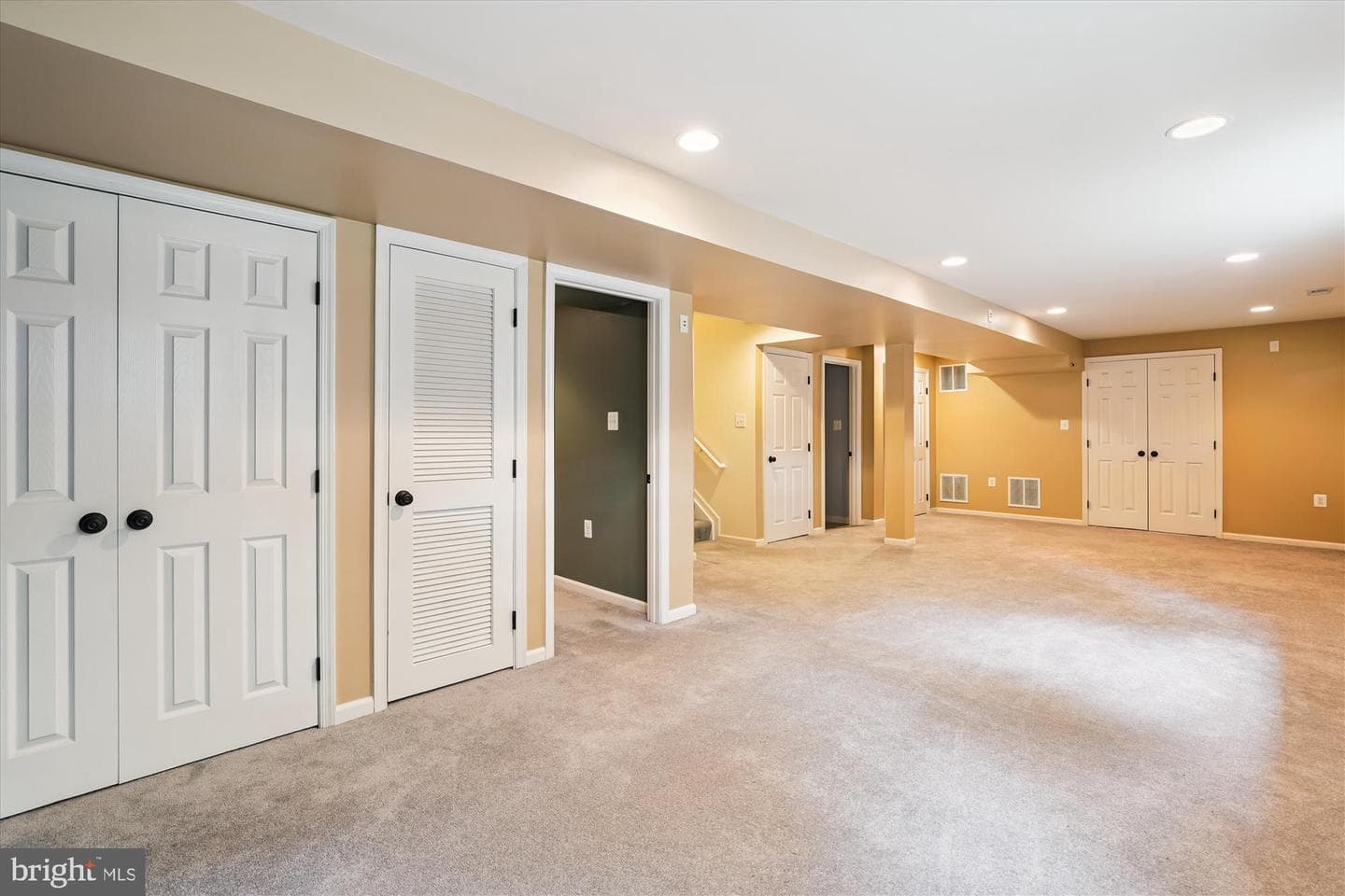 809 Macalister Drive SE photo 37