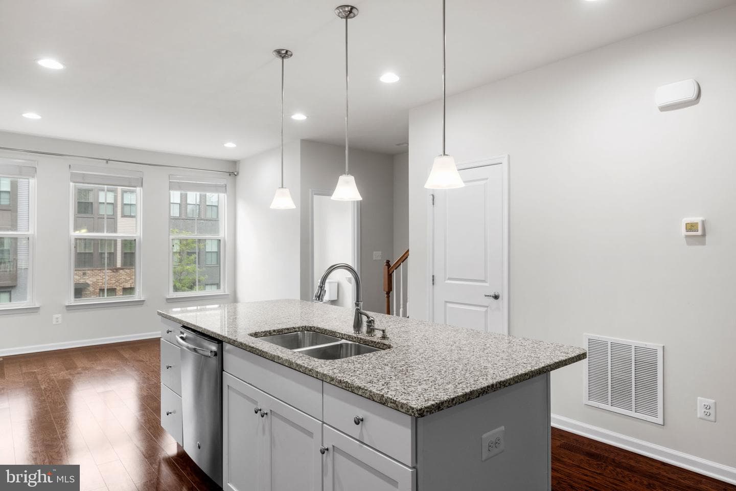 22275 Sims Terrace photo 10