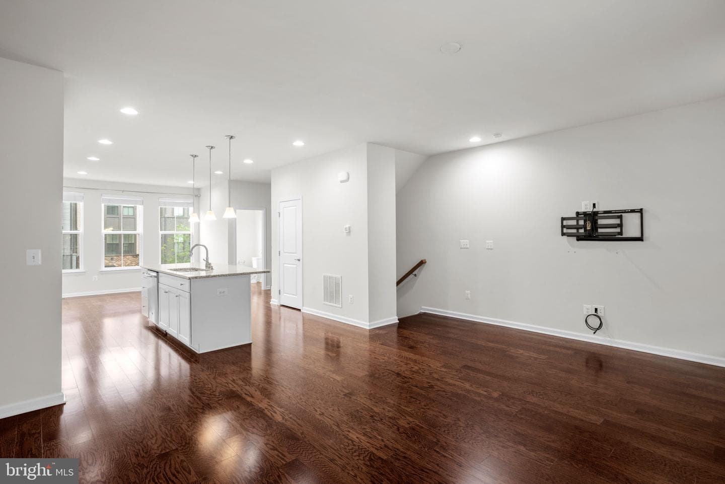 22275 Sims Terrace photo 8