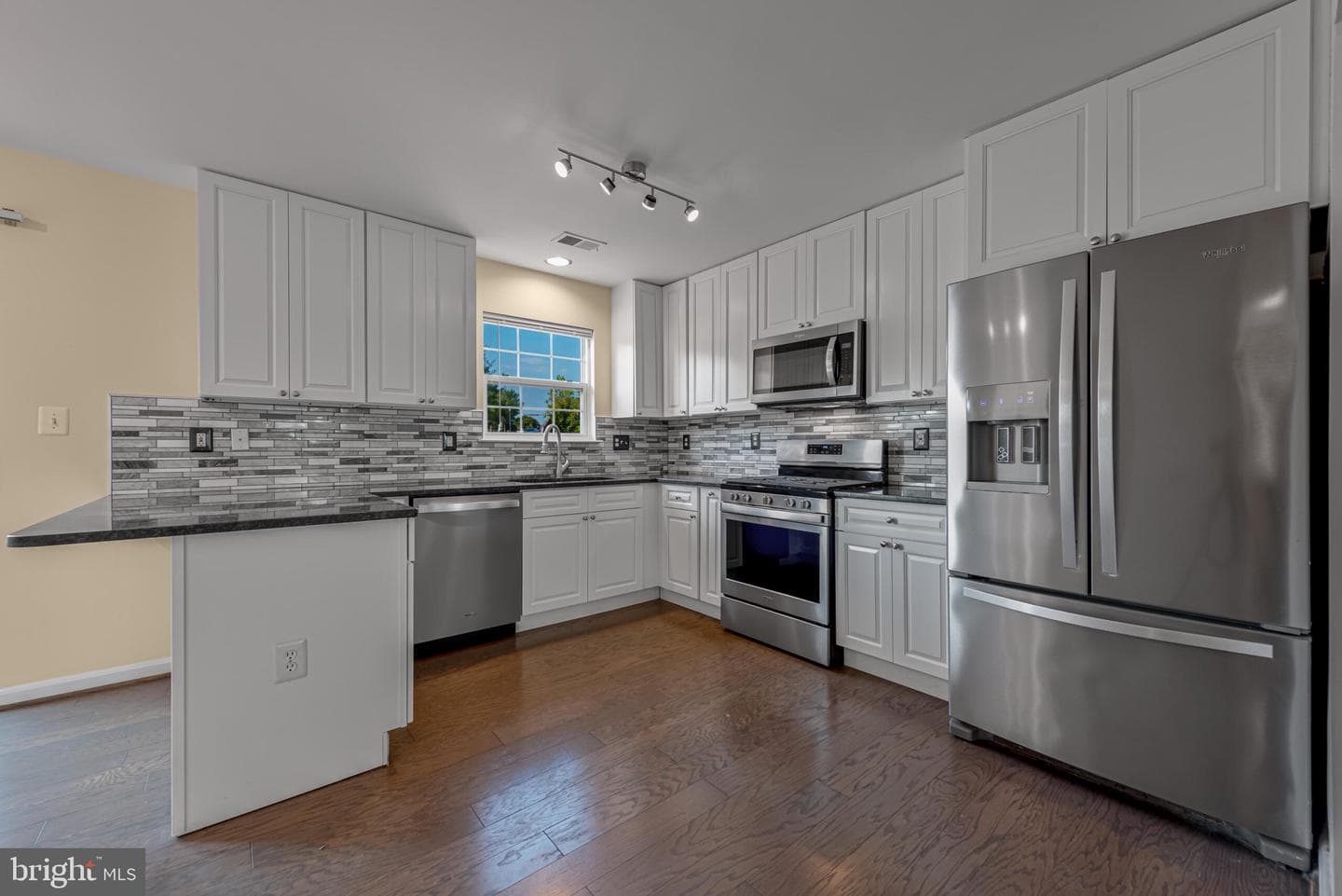 508 Kalmia Square NE photo 14