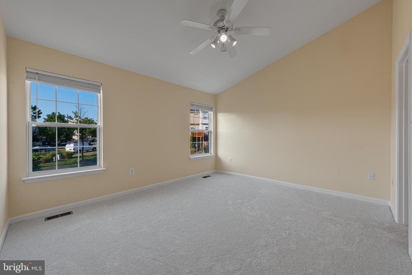 508 Kalmia Square NE photo 20